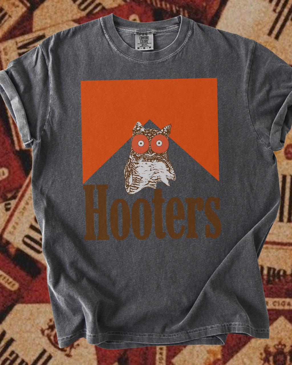 Hooters tee