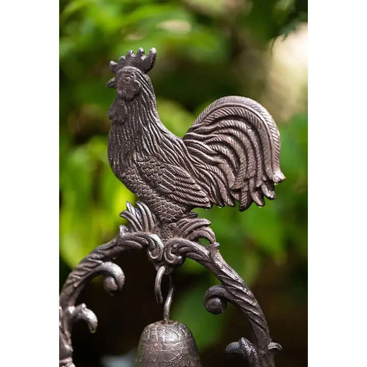 Vintage Farmhouse Rooster Dinner Bell in Cast Iron